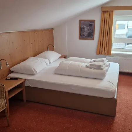 Pippo's Guest house 3*